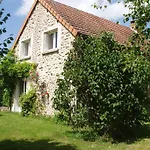 Charmantes Haus In Der Auvergne By Interhome *