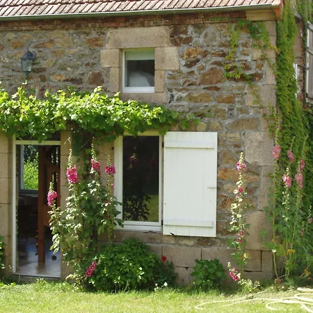 Charmantes Haus In Der Auvergne By Interhome *