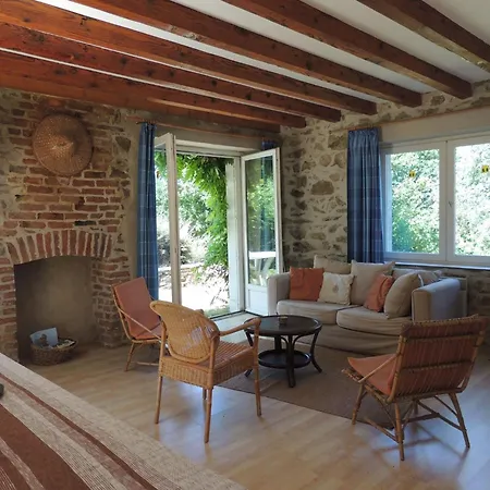 Prázdninový dům Charmantes Haus In Der Auvergne By Interhome