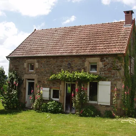 Charmantes Haus In Der Auvergne By Interhome Casa vacanze *