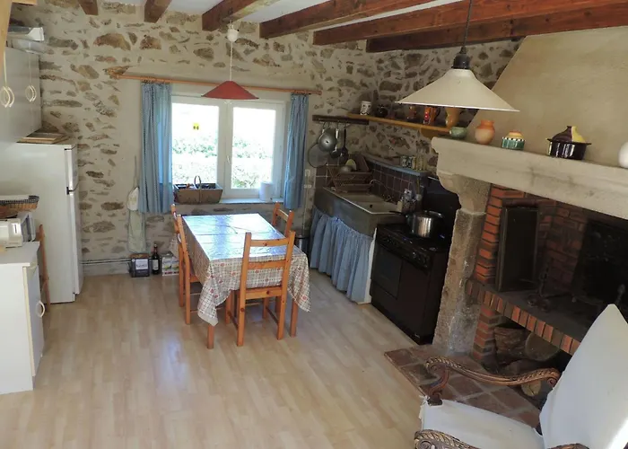 Hébergement de vacances Charmantes Haus In Der Auvergne By Interhome Ars-les-Favets