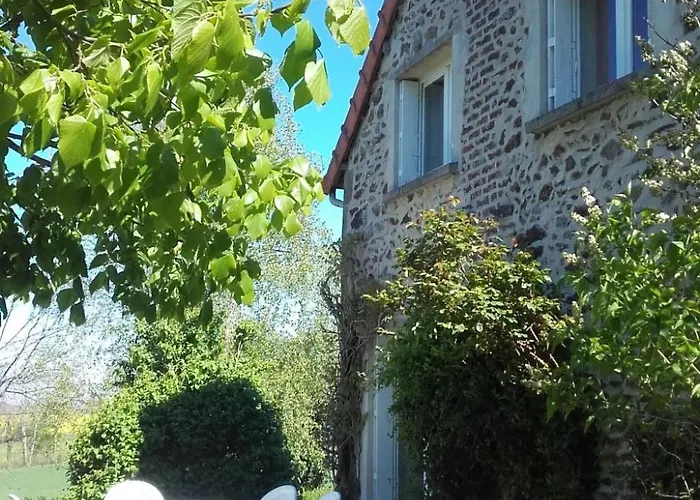 Charmantes Haus In Der Auvergne By Interhome *