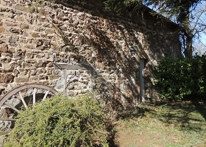Charmantes Haus In Der Auvergne By Interhome Hébergement de vacances