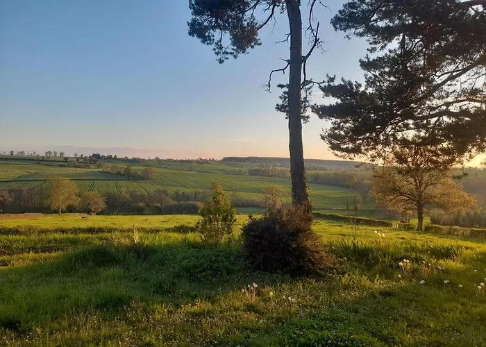 Charmantes Haus In Der Auvergne By Interhome