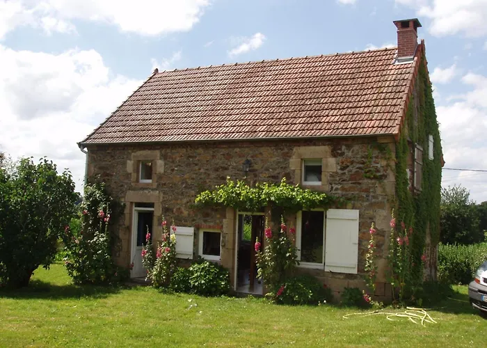Charmantes Haus In Der Auvergne By Interhome Hébergement de vacances *